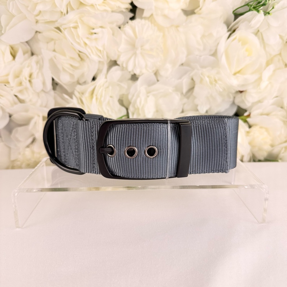 Durable Gray Adjustable Dog Collar – Heavy-Duty Nylon w/ Black Hardware
